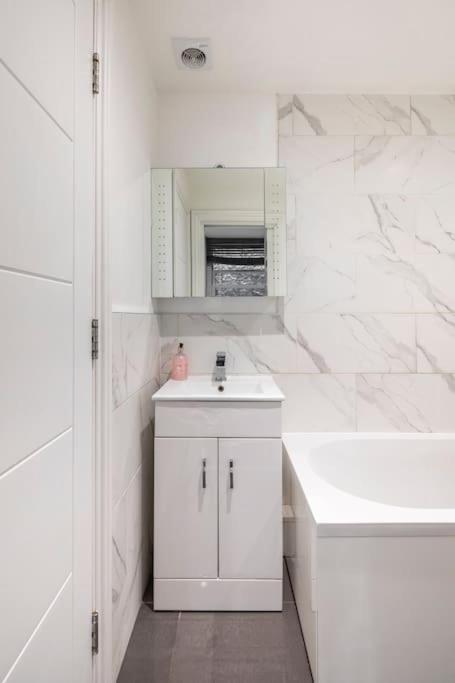 Beautiful Brighton Apartment, 5Min Walk To Beach 외부 사진