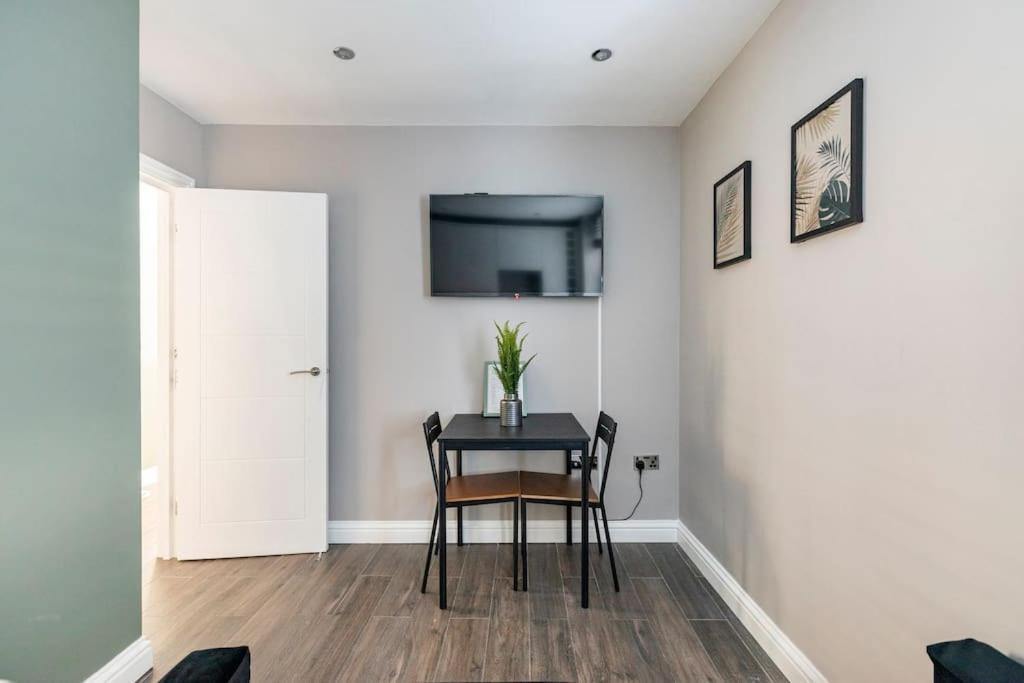 Beautiful Brighton Apartment, 5Min Walk To Beach 외부 사진
